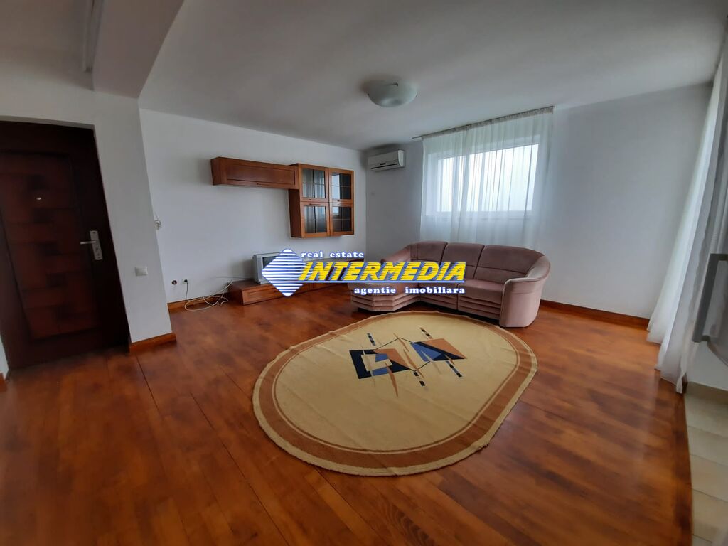 Apartament 3 camere de inchiriat in Alba Iulia zona Cetate