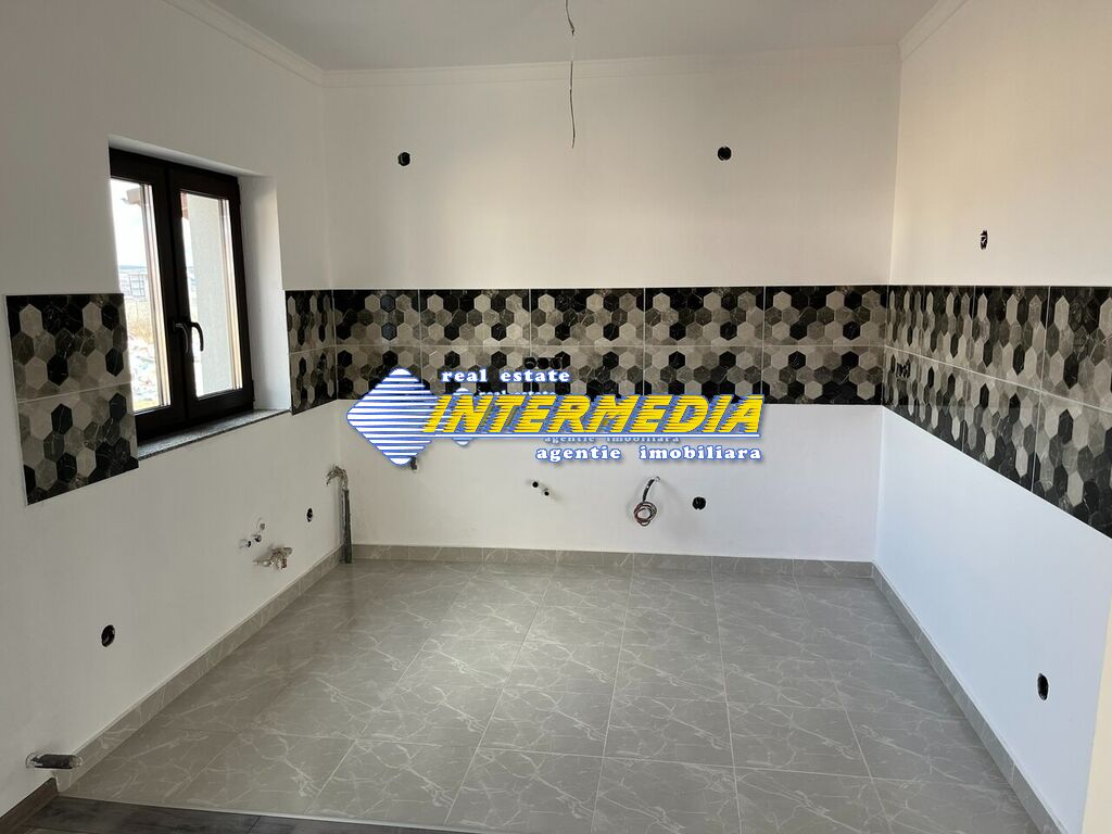 New 4-room turnkey finished house in Alba Iulia with all utilities and asphalt