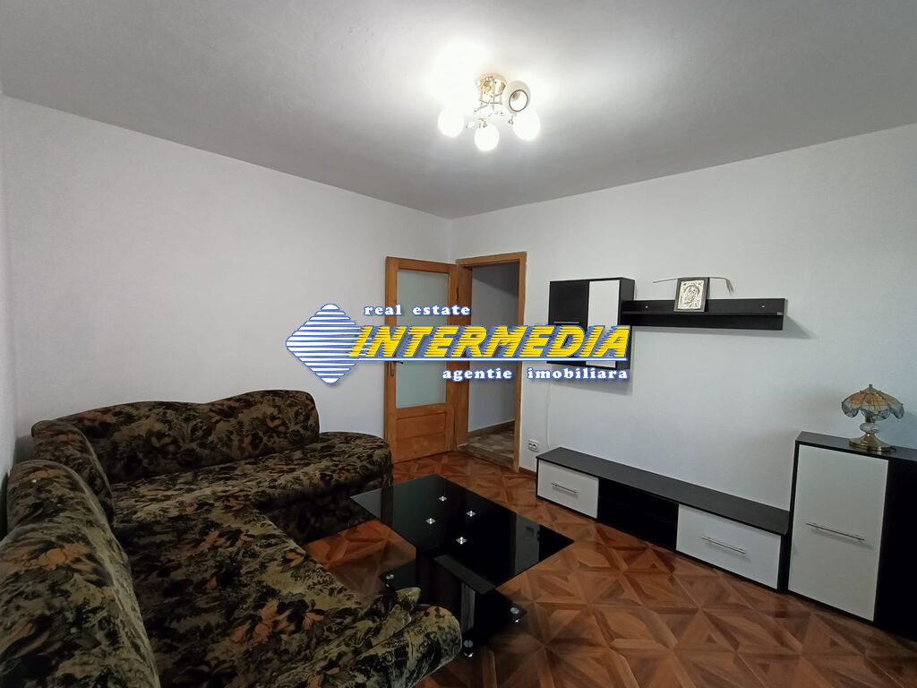 Sale 4-room apartment modified in 3 Alba Iulia FORTRESS Boulevard, with large kitchen furnished and fully equipped