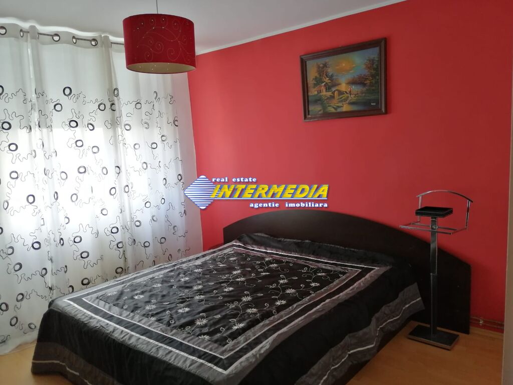 Apartament 3 camere decomandat in Cetate Alba Iulia mobilat