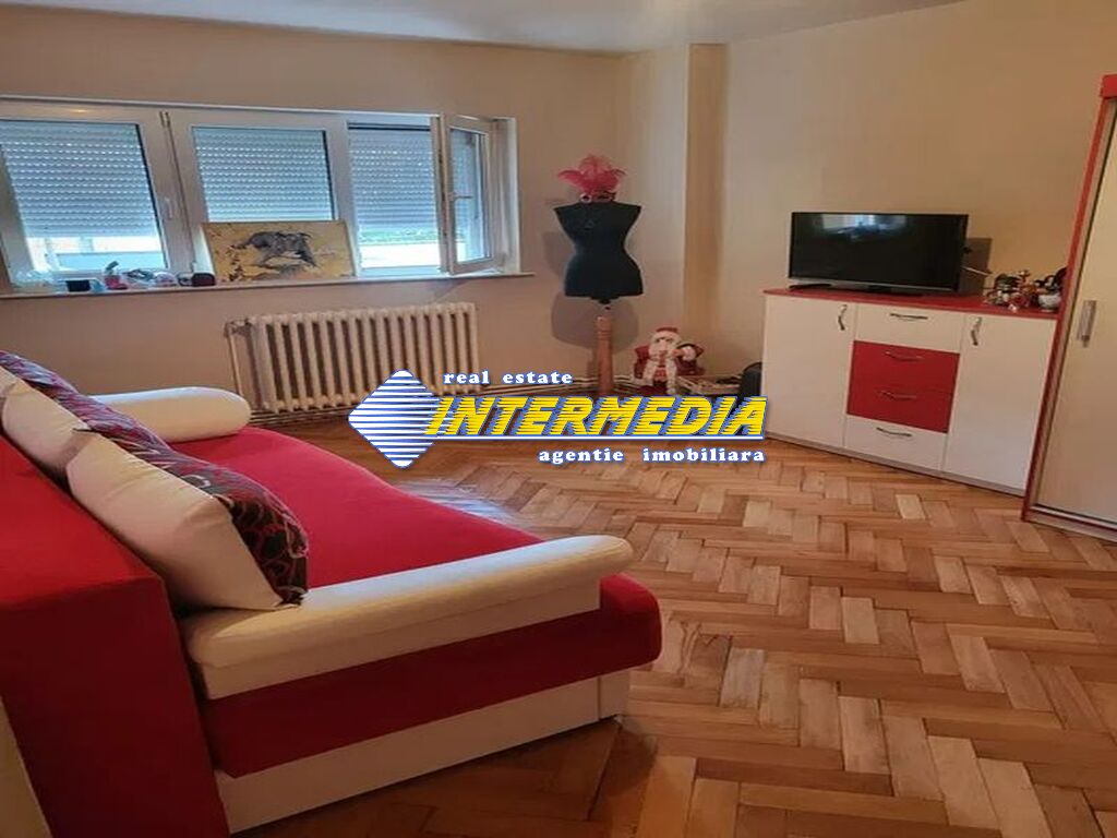 Apartament 3 camere decomandat etaj 2 de vanzare  in Alba Iulia zona Cetate-Mercur