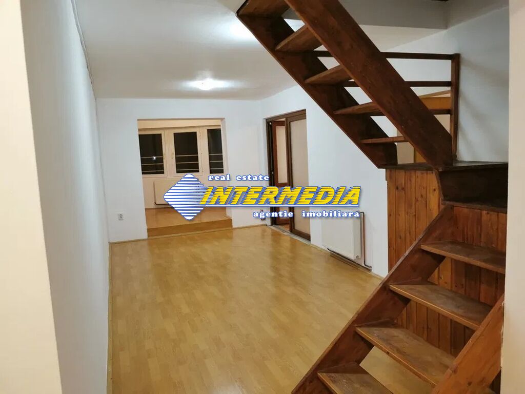 Apartament cu 4 camere de vanzare in Alba Iulia zona Cetate