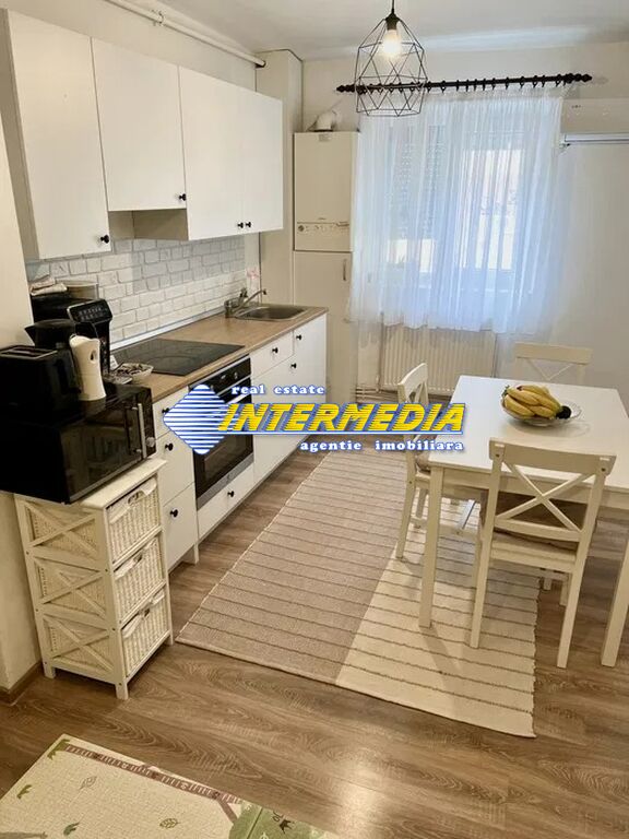 Apartament cu 2 camere de vanzare in Alba Iulia zona Cetate pozitie buna etaj intermediar