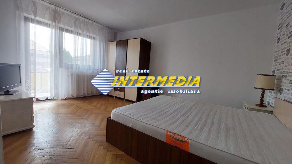Apartament cu 3 camere de inchiriat in zona Cetate - Closca, etaj intermediar,  Alba Iulia