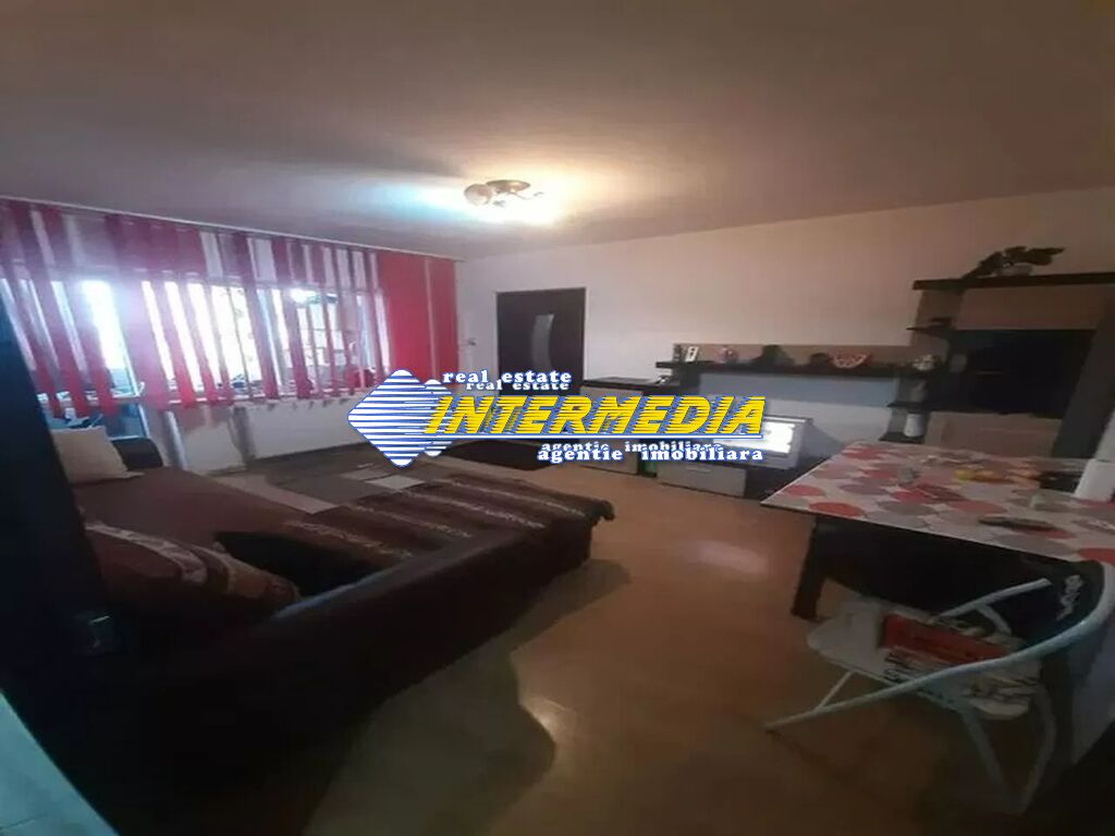 Apartament cu 4 camere de vanzare in Alba Iulia zona Bulevardul Transilvania 