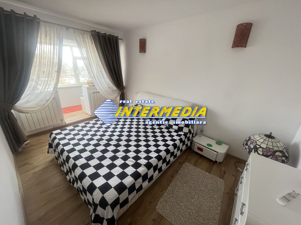 Apartament 2 camere decomandat de inchiriat in Alba Iulia Cetate zona M-uri Bulevard 