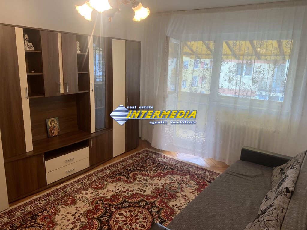 De inchiriat Apartament 3 camere de comandat mobilat si utilat in Alba Iulia