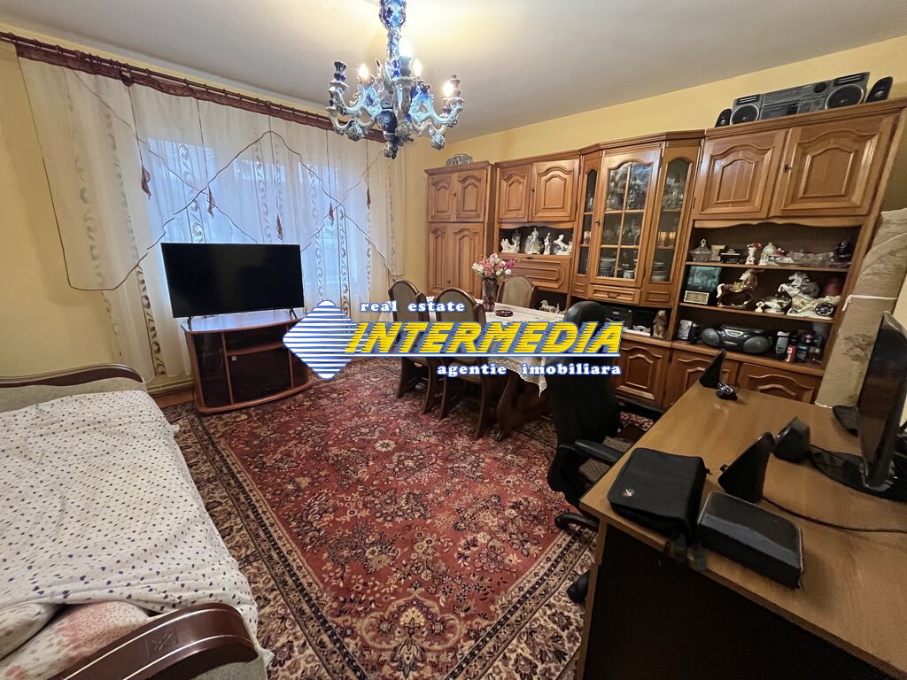Apartment with 2 rooms for sale in the Citadel with afferent land 75 sqm with CF