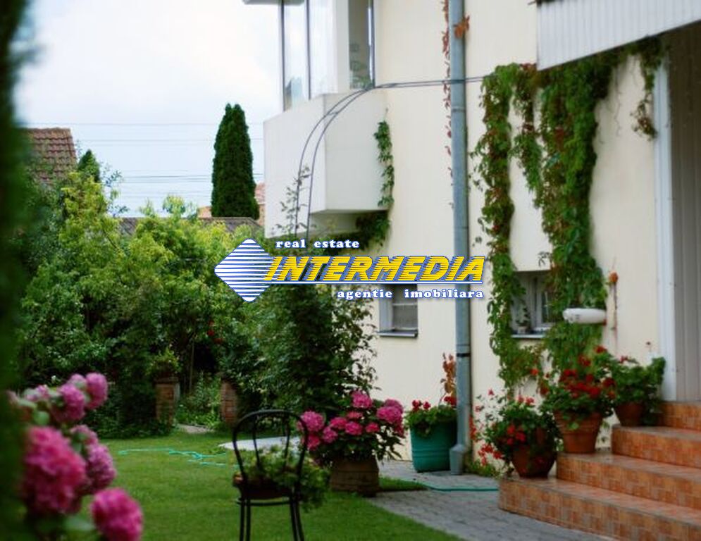 Gorgeous house for sale with 8 rooms in Alba Iulia Central area