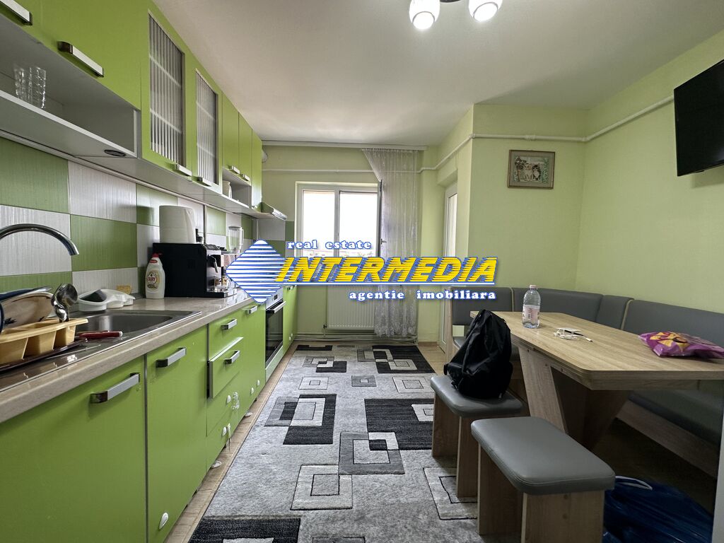 Vanzare Apartament 2 camere 50 mp. decomandat 2 balcoane finisat mobilat si utilat complet Alba Iulia