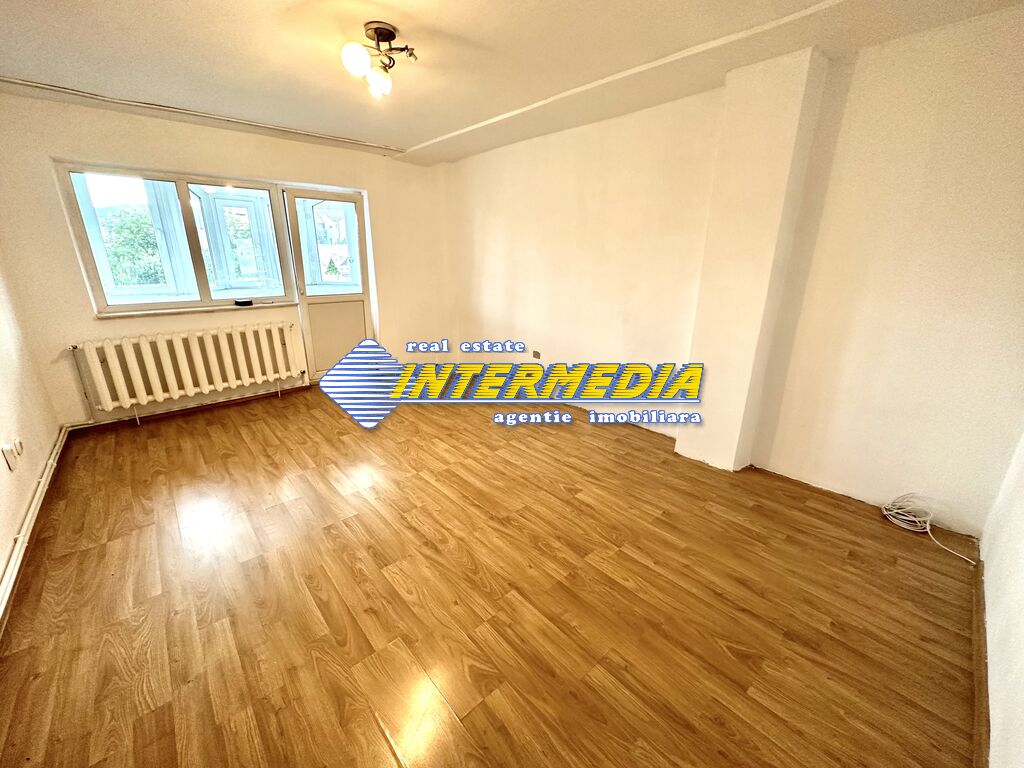 2-room detached apartment for sale in Alba Iulia intermediate floor