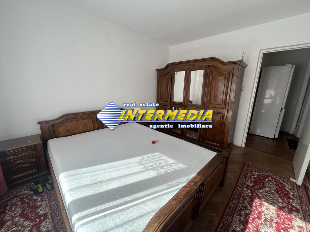 Apartament 2 camere de inchiriat etaj 1 in Alba Iulia Cetate zona Mercur mobilat si utilat