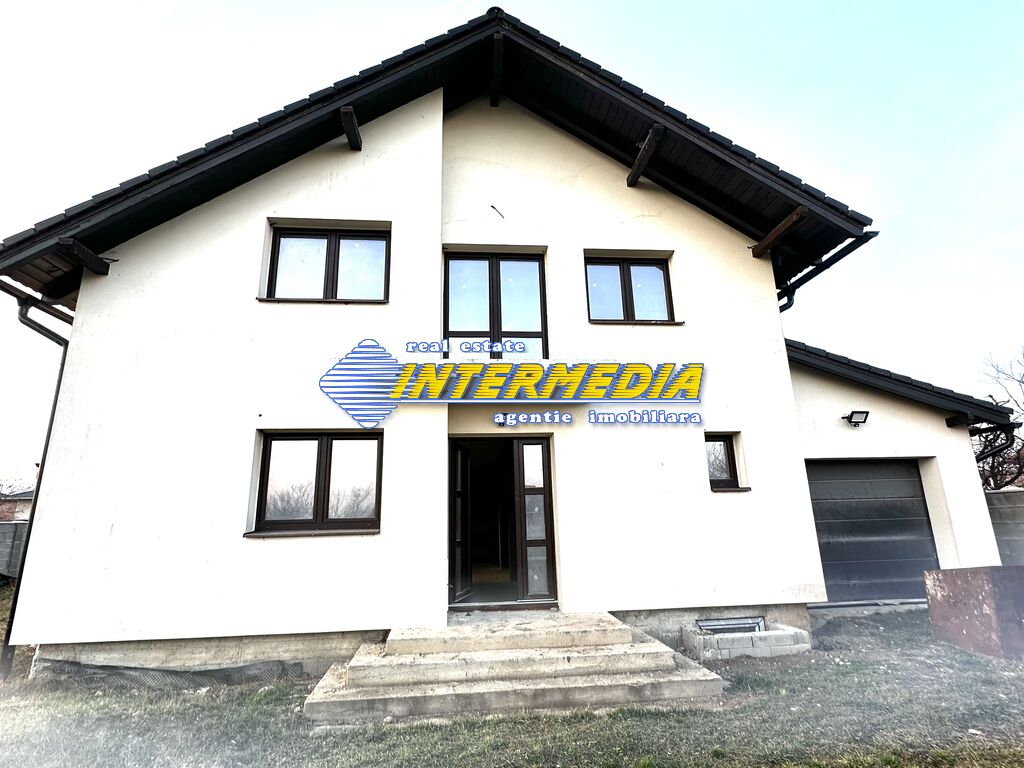Casa noua de vanzare cu 4 camere in Alba Iulia zona Micesti 