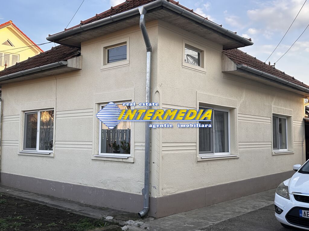 Sale of House P with 3 rooms Alba Iulia HCC area for asphalt and 1176 sqm Land