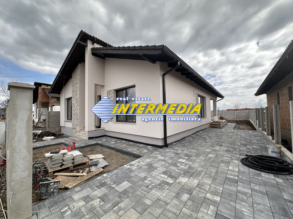 Turnkey finished house with 4 rooms for sale Alba Iulia