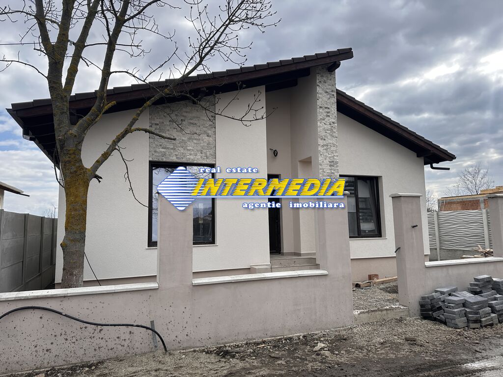 Sale House on the ground floor with 450 sqm turnkey finished land with all utilities in Alba Iulia
