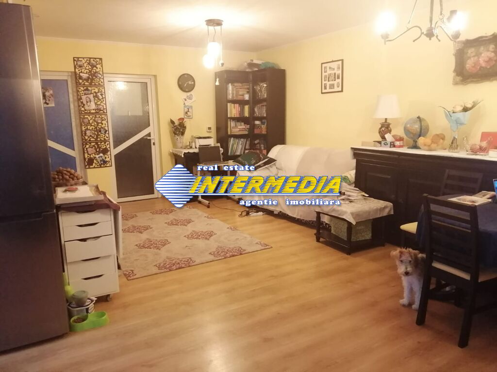Apartment with 3 rooms for sale in Alba Iulia Center area fully finished construction 2008