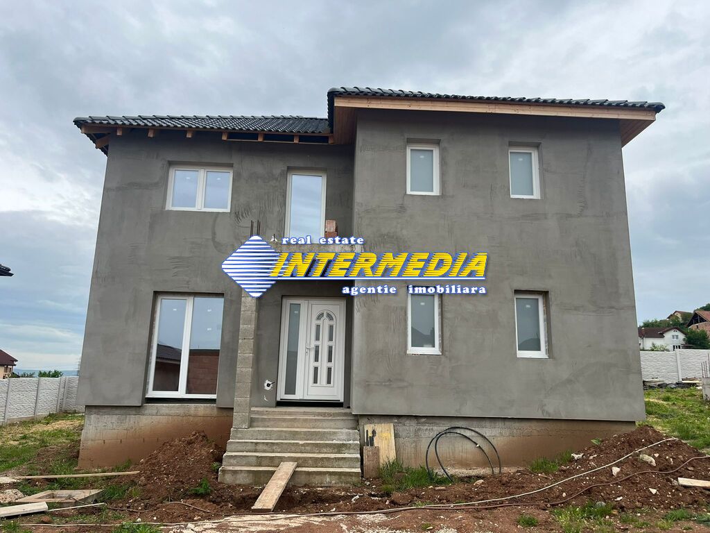 Casa noua de vanzare in Alba Iulia cu 4 camere 