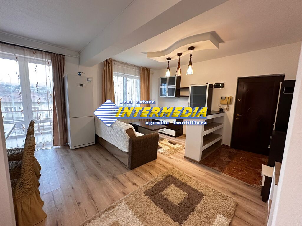 Vanzare Apartament 3 camere 2 bai 2 balcoane etaj 1 bloc nou Centru Alba Iulia mobilat si utilat complet