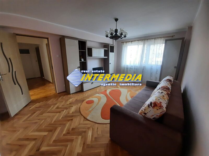Apartament 3 camere de inchiriat in Alba Iulia zona Cetate