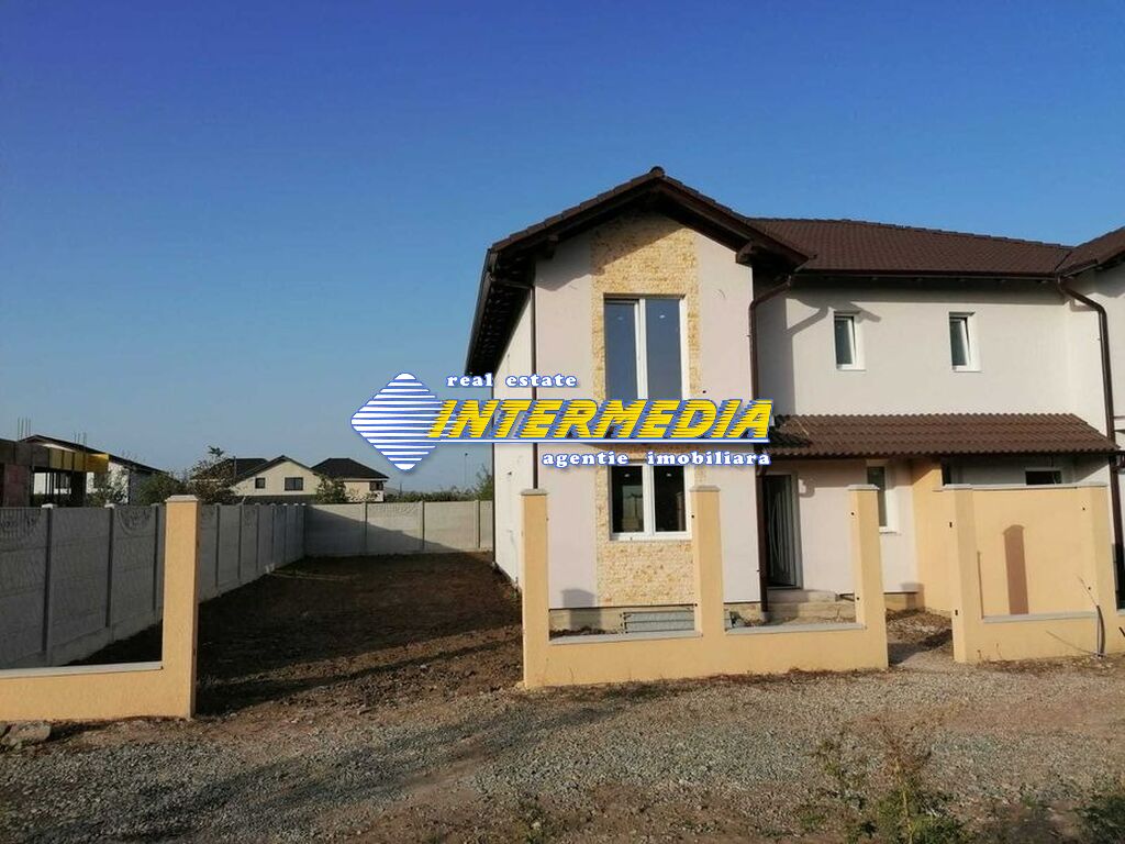 New house for sale with 4 rooms with all utilities in Alba Iulia