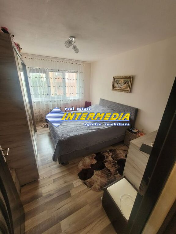 Apartament cu 2 camere decomandat de vanzare in Alba Iulia zonaCetate Bulevard etaj intermedia mobilat 