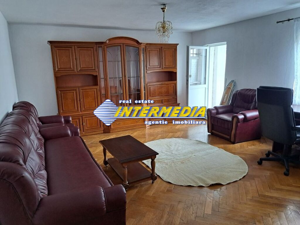 Apartament cu 3 camere decomandat de inchiriat in Alba Iulia zona Bulevard mobilat 
