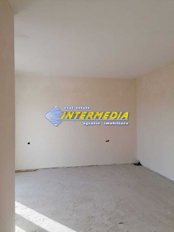 New house for sale with 4 rooms 2 kitchen bathrooms in Alba Iulia