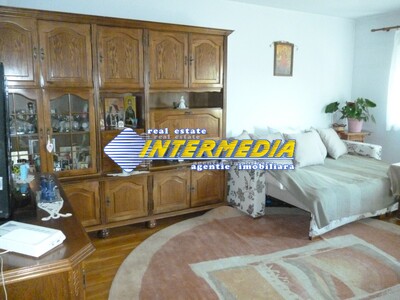 Apartament-2-camere-de-inchiriat-in-zona-Mercur-Alba-Iulia-6_1.jpg